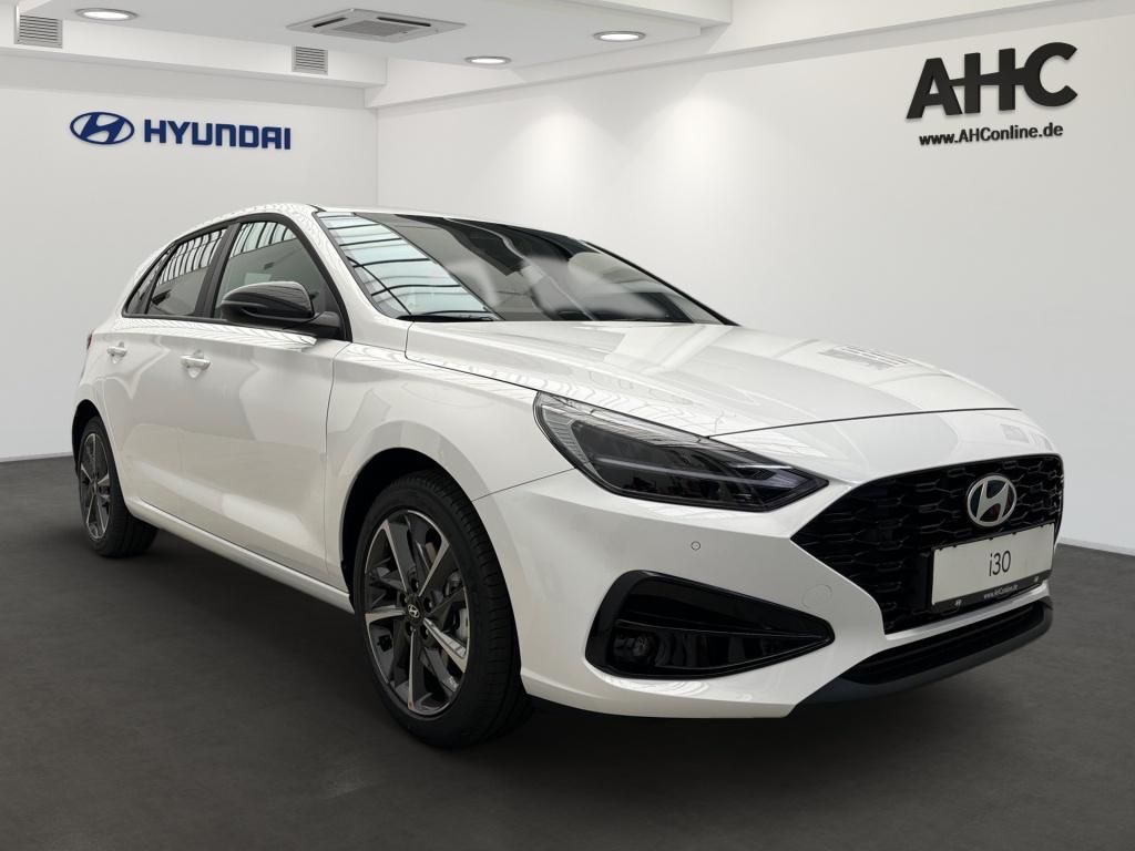 Fahrzeugabbildung Hyundai i30 5-Türer 1.0 T-GDI 6-MT Advantage FLA Navi