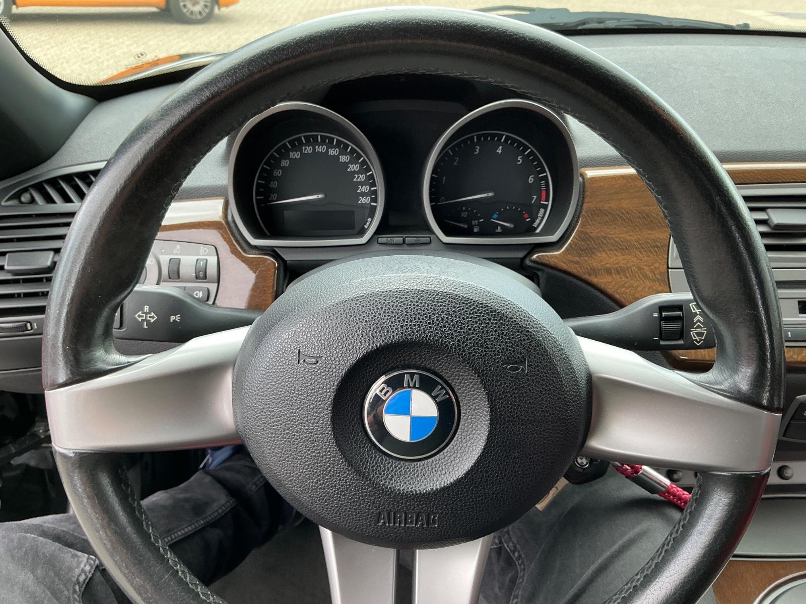 BMW Z4 2.2i 170ch BVA Sièges cuir chauffants