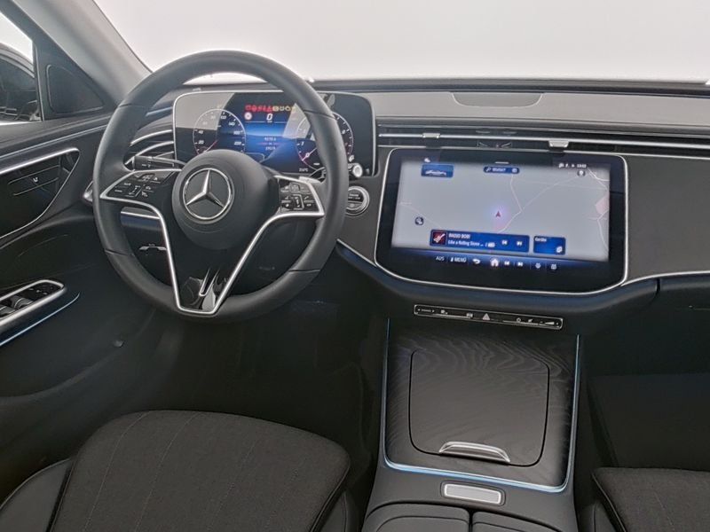 Fahrzeugabbildung Mercedes-Benz E 200 Avantgarde*Toteinkel*Distronic*LED*CarPlay