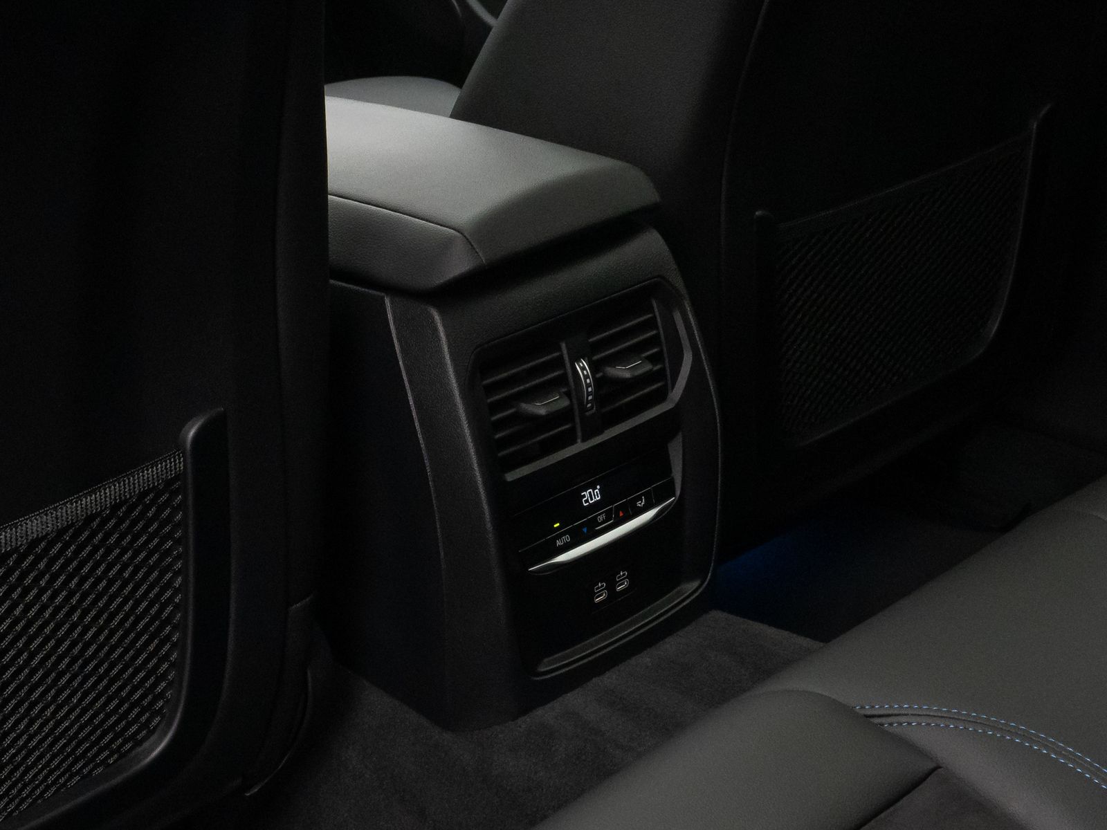 Fahrzeugabbildung BMW i4 M50 Gran Coupé Glasdach Laser 360°HUD DAB H/K