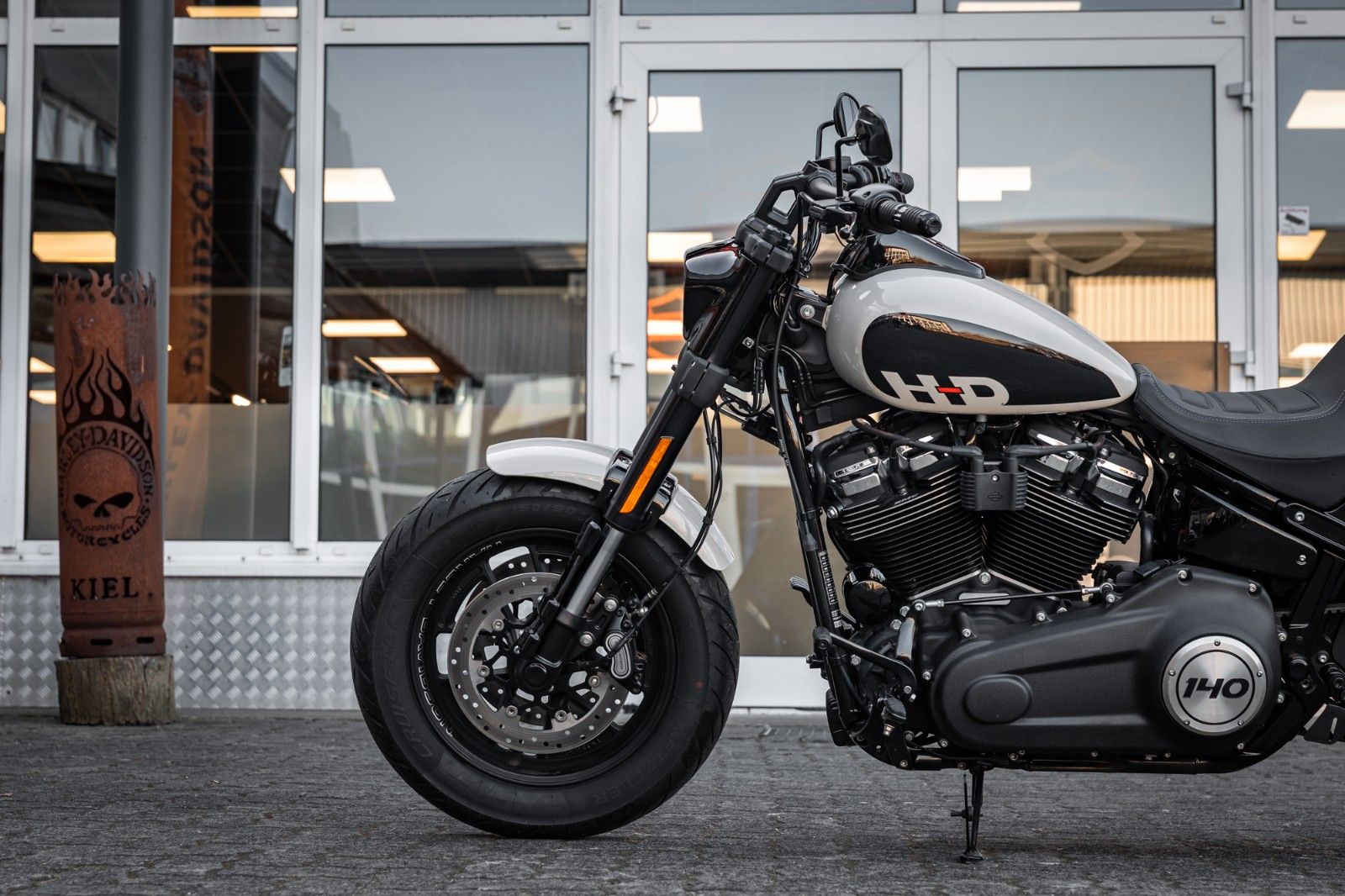 Fahrzeugabbildung Harley-Davidson FXFBS FAT BOB 140 CUI SOFTAIL - TORXSTER  JEKILL