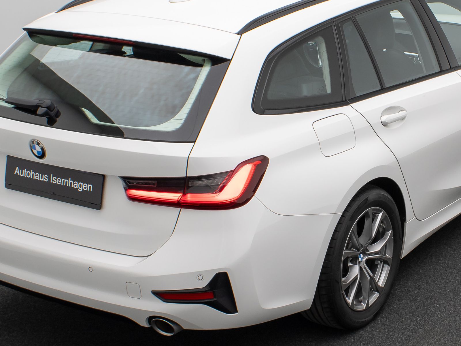 Fahrzeugabbildung BMW 320i Sport Line HUD DAB Lordos Alarm HiFi Komfor