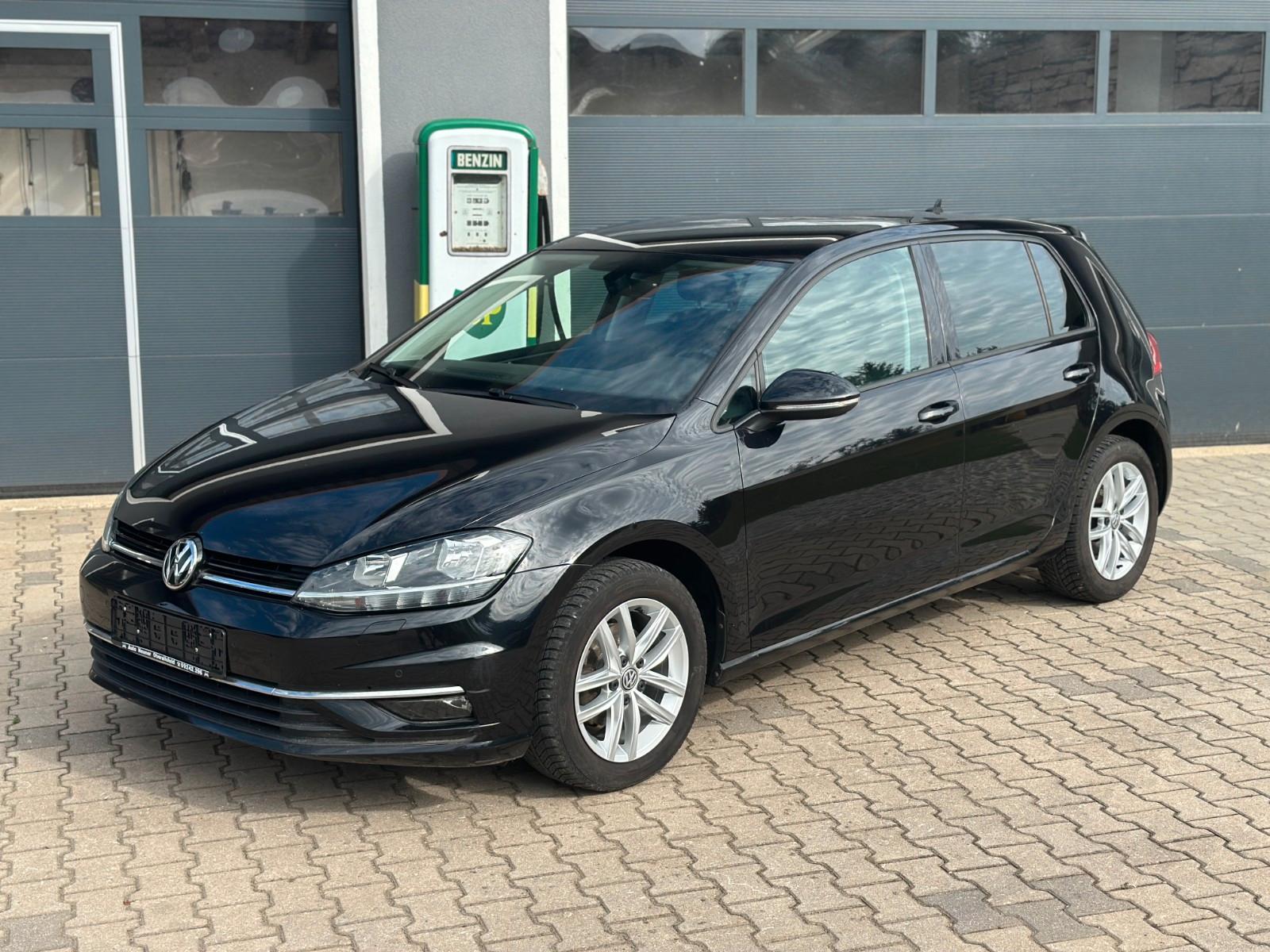 Volkswagen Golf VII Lim. APPCONNECT PDC SITZHEIZUNG TÜV neu