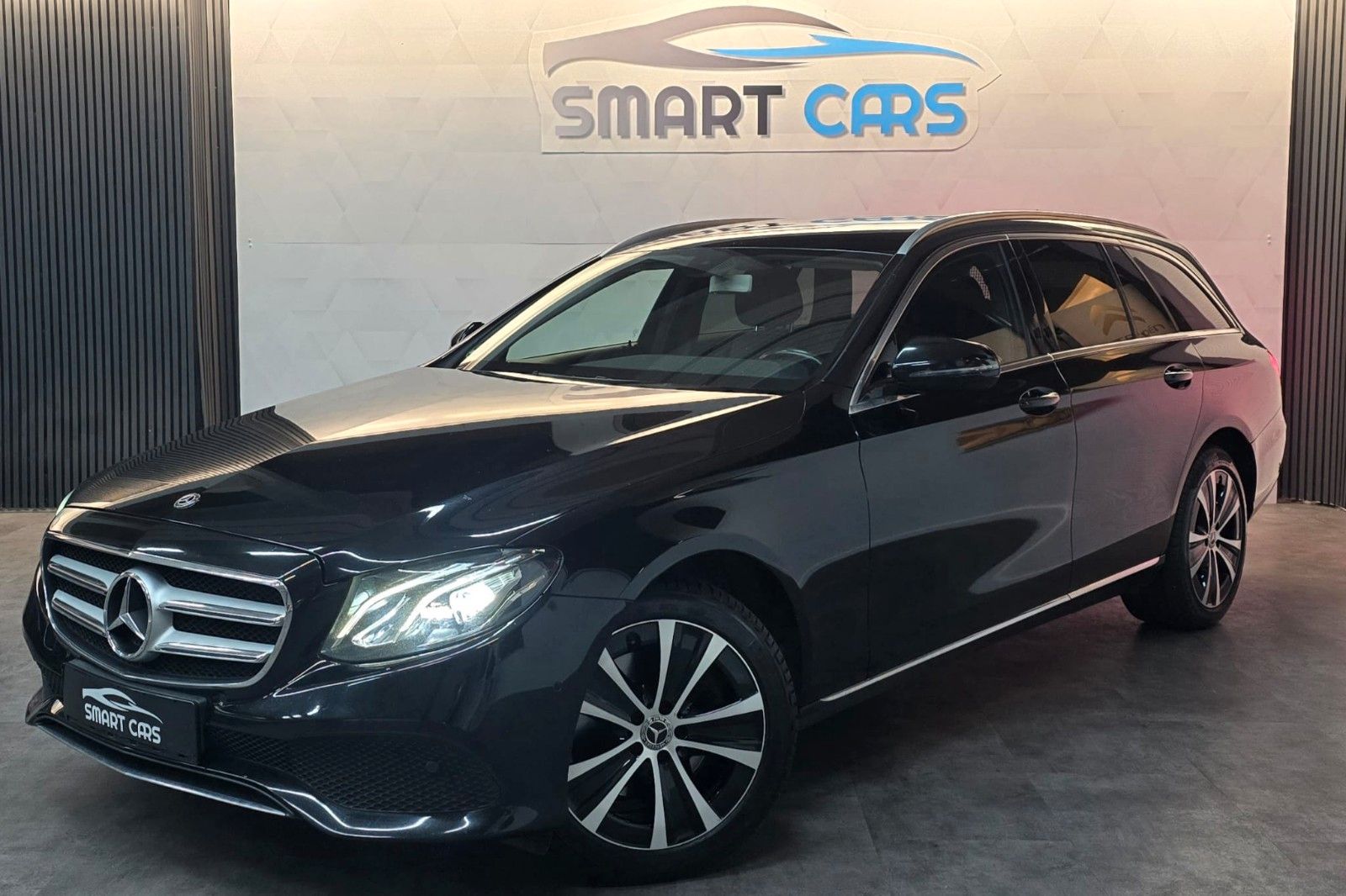 MERCEDES-BENZ E 220 d 4Matic T-Modell*Leder*Navi*Xenon*Kamera