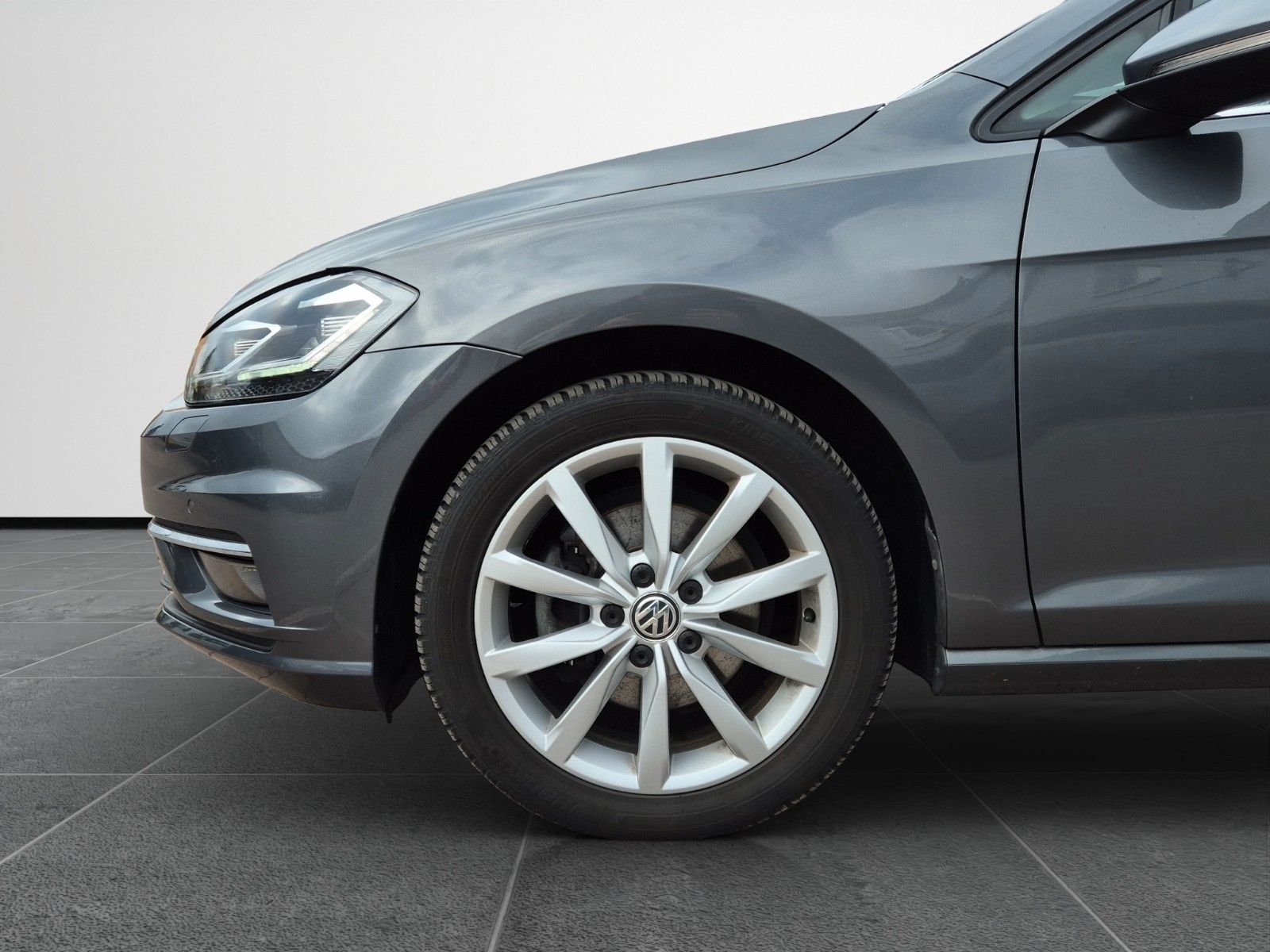 Fahrzeugabbildung Volkswagen GOLF VARIANT 1.5 TSI HIGHL KAM DSG LED ACC 17"