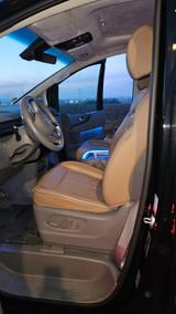 Hyundai STARIA 2.2 CRDi Signature 7-Sitzer Auto 4WD ... - Hyundai STARIA von privat