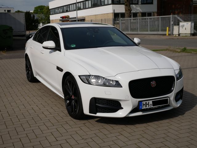 Jaguar XF 30d 300PS R-Sport Automatik R-Sport V6 Motor