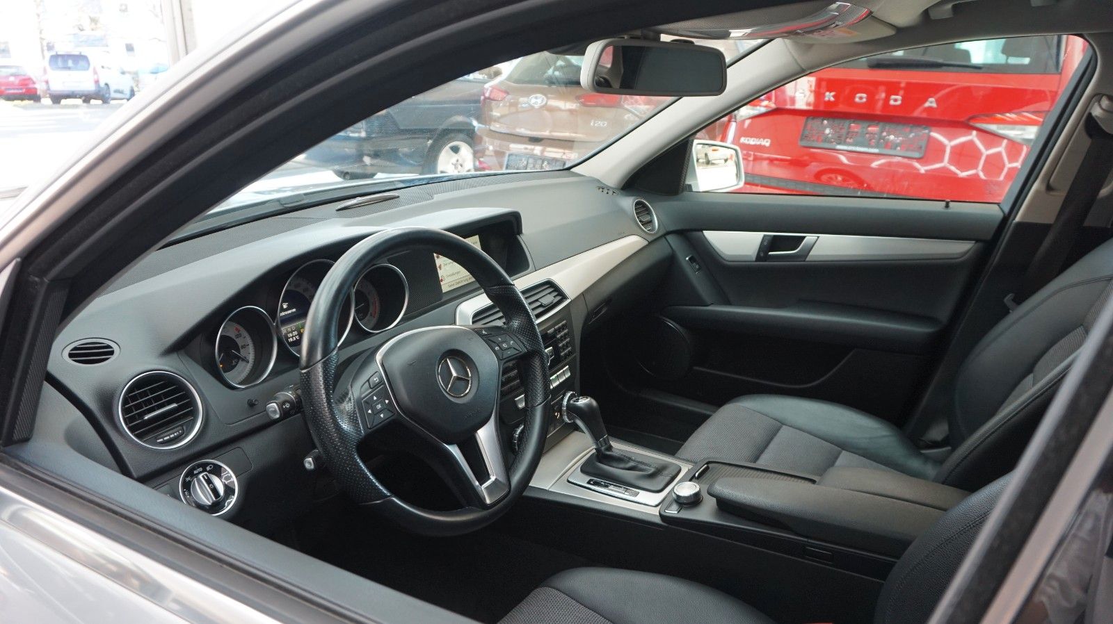 Fahrzeugabbildung Mercedes-Benz C 250 T Scheckheft Avantgarde