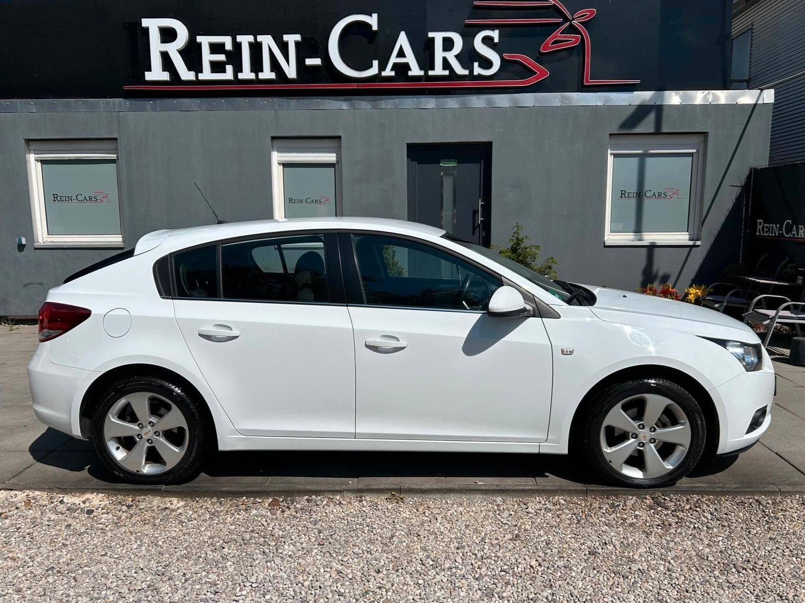 Chevrolet Cruze 1.8 Hatchback LTZ/71TKM/I.HD/TEMP/PDC/MFL/