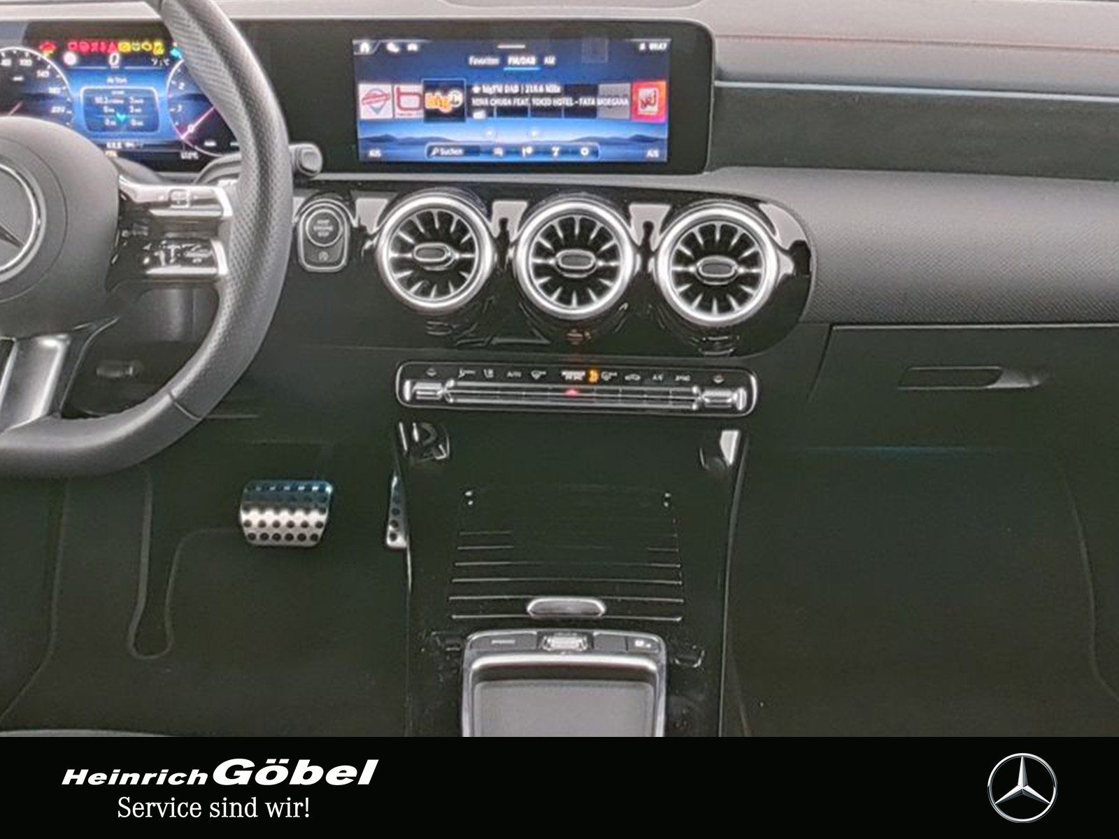 Fahrzeugabbildung Mercedes-Benz CLA 200 SB AMG+MULTIBEAM+AMBIENTE+CARPLAY+KAMERA