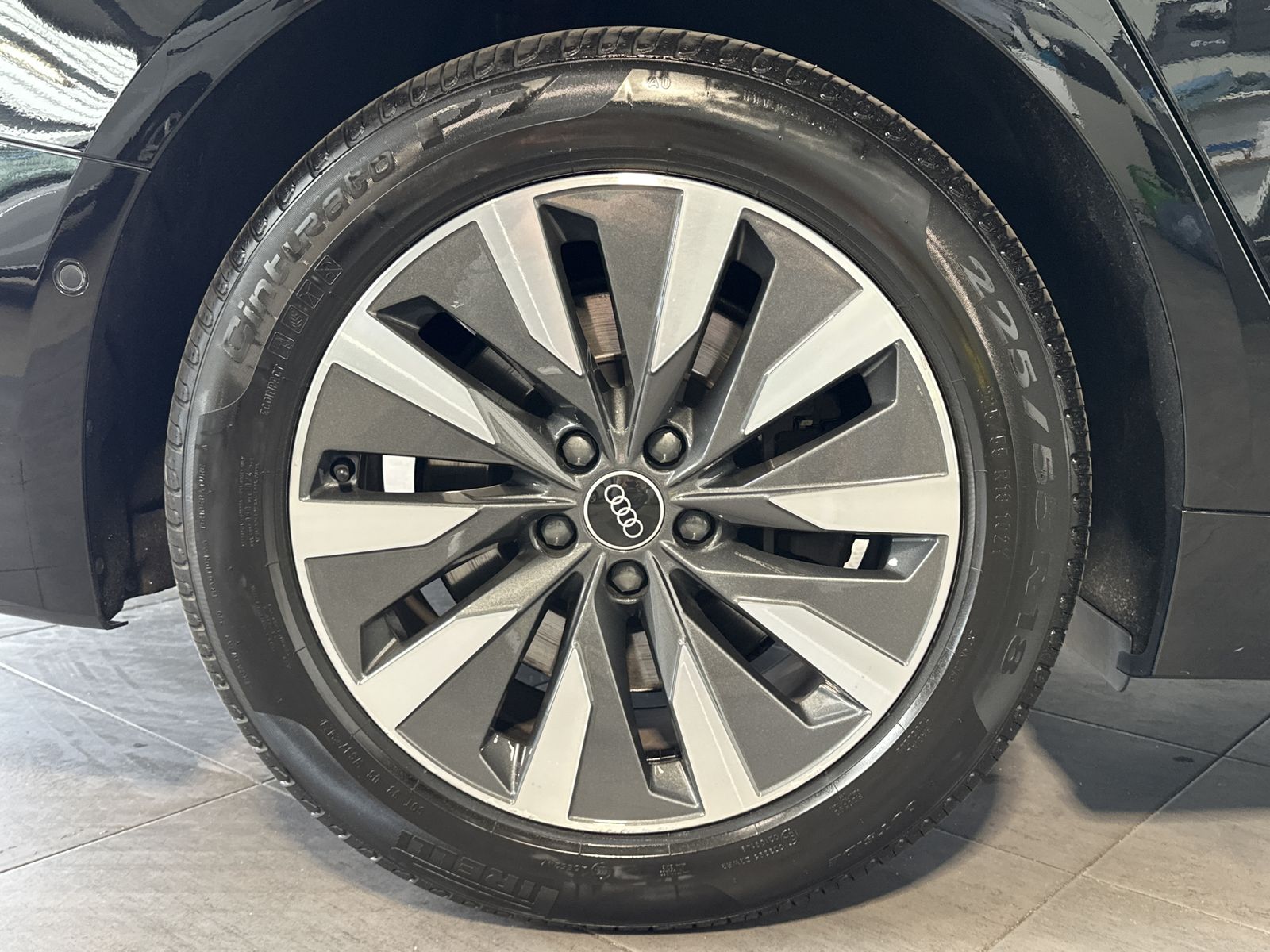 Fahrzeugabbildung Audi A6 Avant 45 TDI Quattro Sport NAV+LED+KAM+DSP+SH