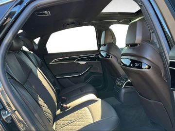 Audi A8 - 7