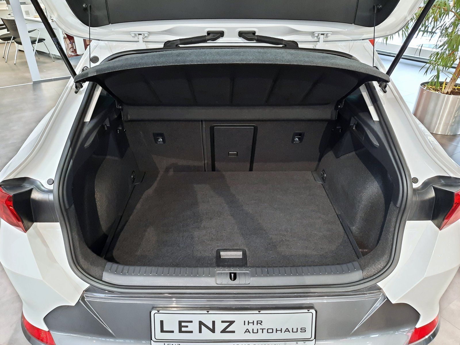 Fahrzeugabbildung CUPRA Formentor TSI *AHK*Navi*LED*PDC*Sitzhzg*ACC*