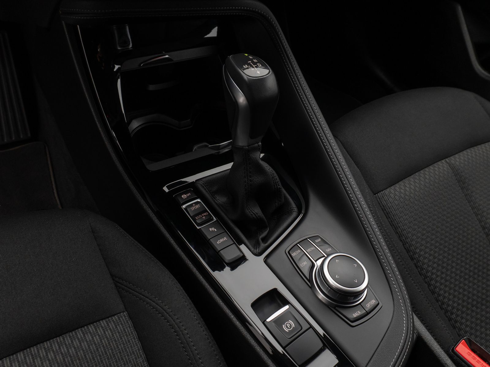 Fahrzeugabbildung BMW X2 xD25e Parkassist DAB Lordos Geschwindigkeitsr