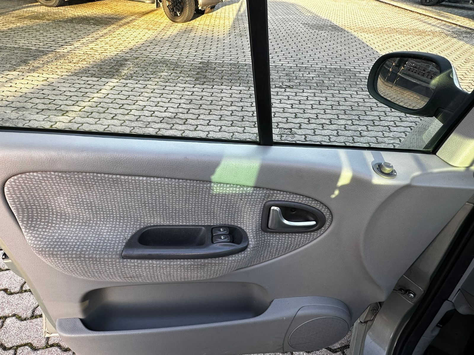 Fahrzeugabbildung Renault Scenic