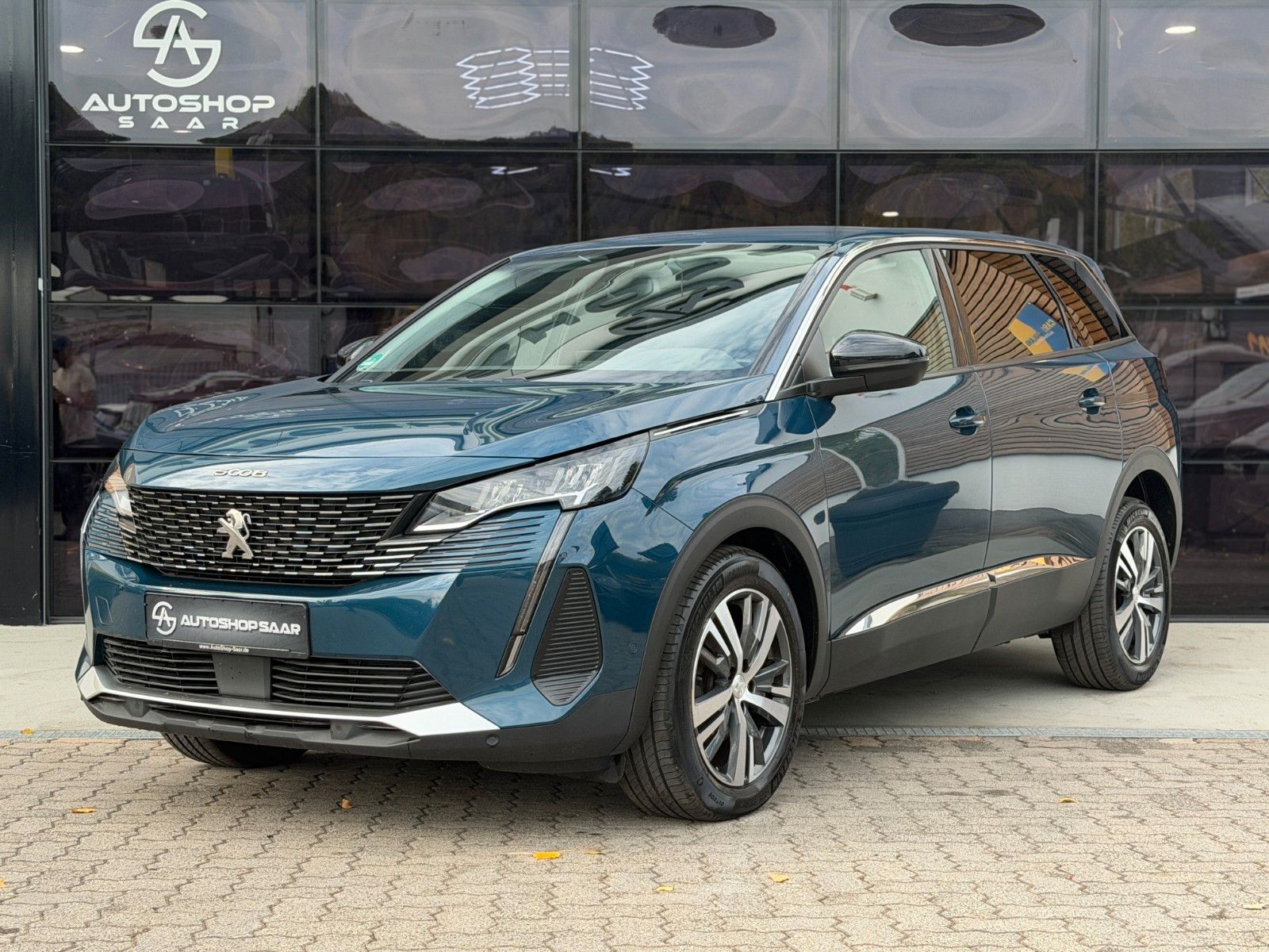 PEUGEOT 5008 5008 Allure 7-Sitzer/1-HAND/CAM/MwSt/SHZ – Ansicht 1