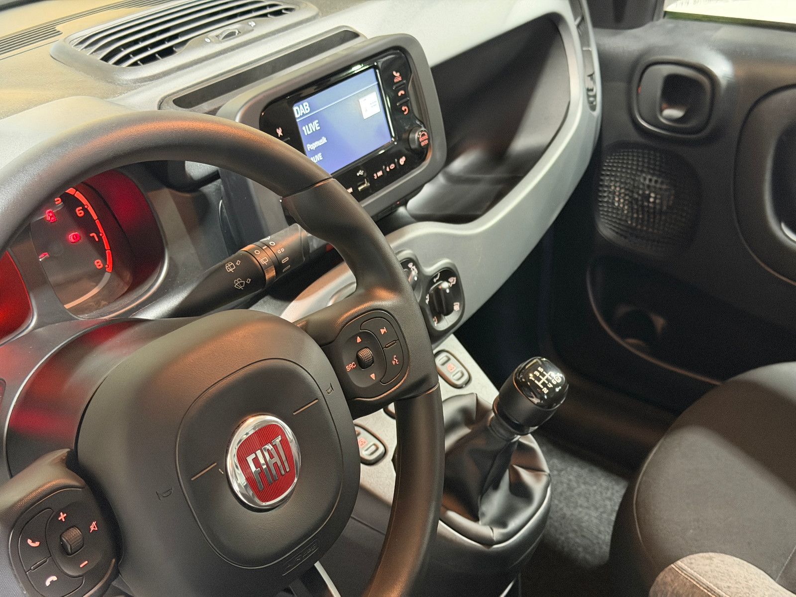 Fahrzeugabbildung Fiat Panda /KLIMA/4-TÜRER/DAB/ALLWETTER/1-HAND