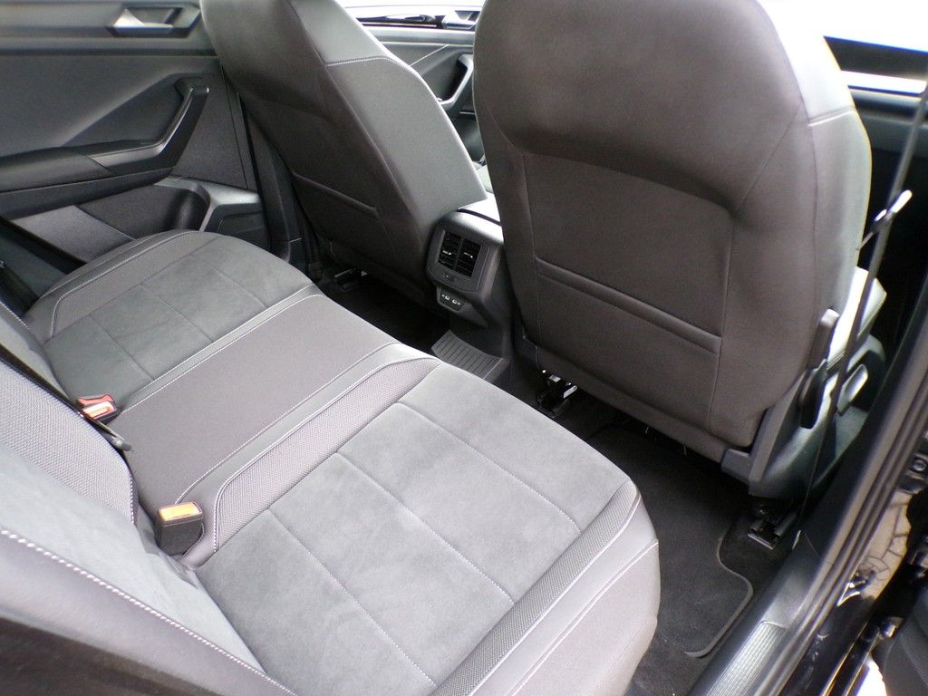 Fahrzeugabbildung Volkswagen T-Roc  2.0 TDI SCR DSG *Style*ACC*LED*Navi*Black