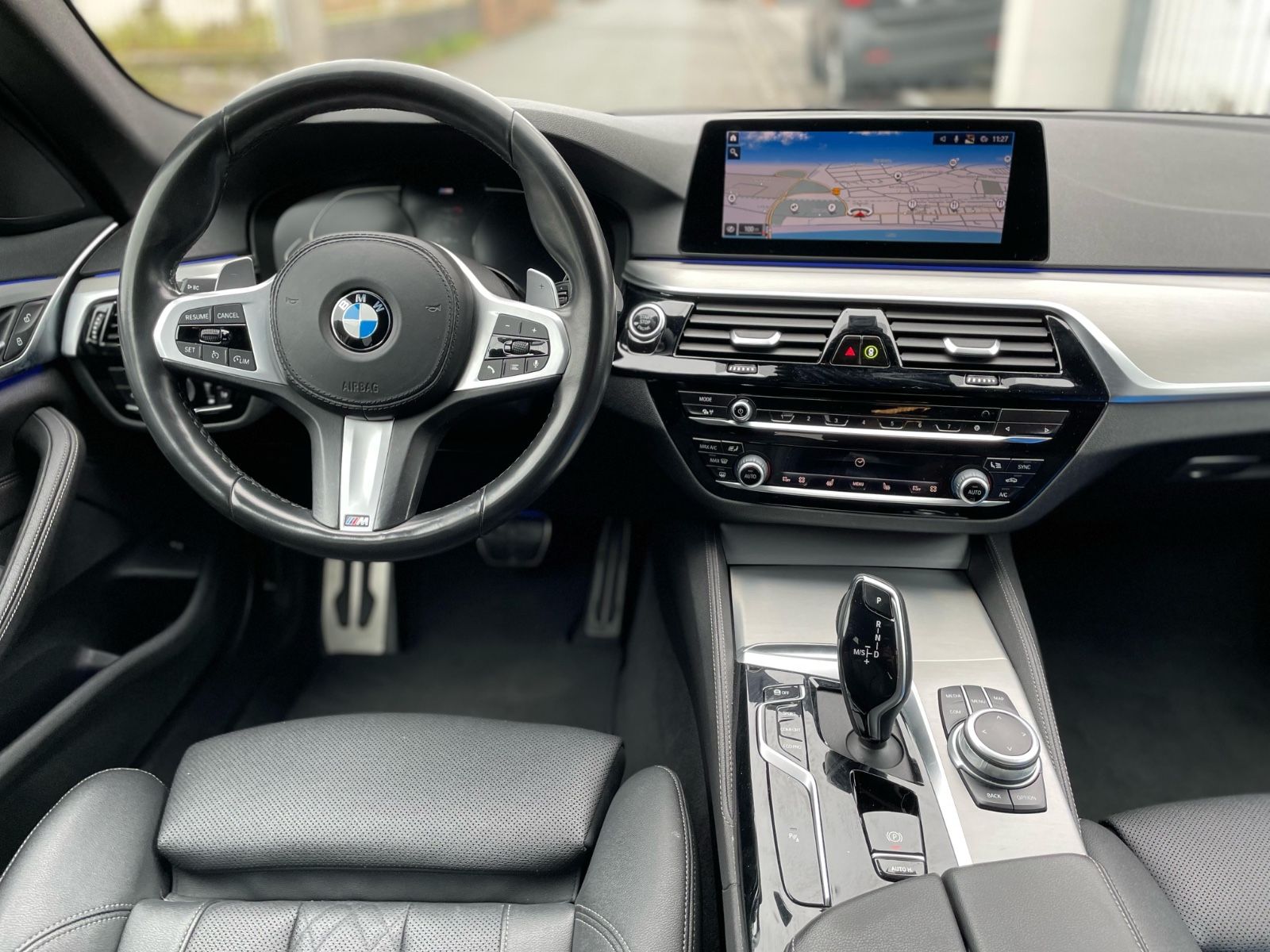 Fahrzeugabbildung BMW 530i Facelift |M Sport|Business|Cockpit+|Privacy