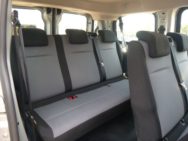 Fahrzeugabbildung Peugeot Expert 1,5 Blue HDi L2 >38.577KM/8Sitze/Navi/PDC