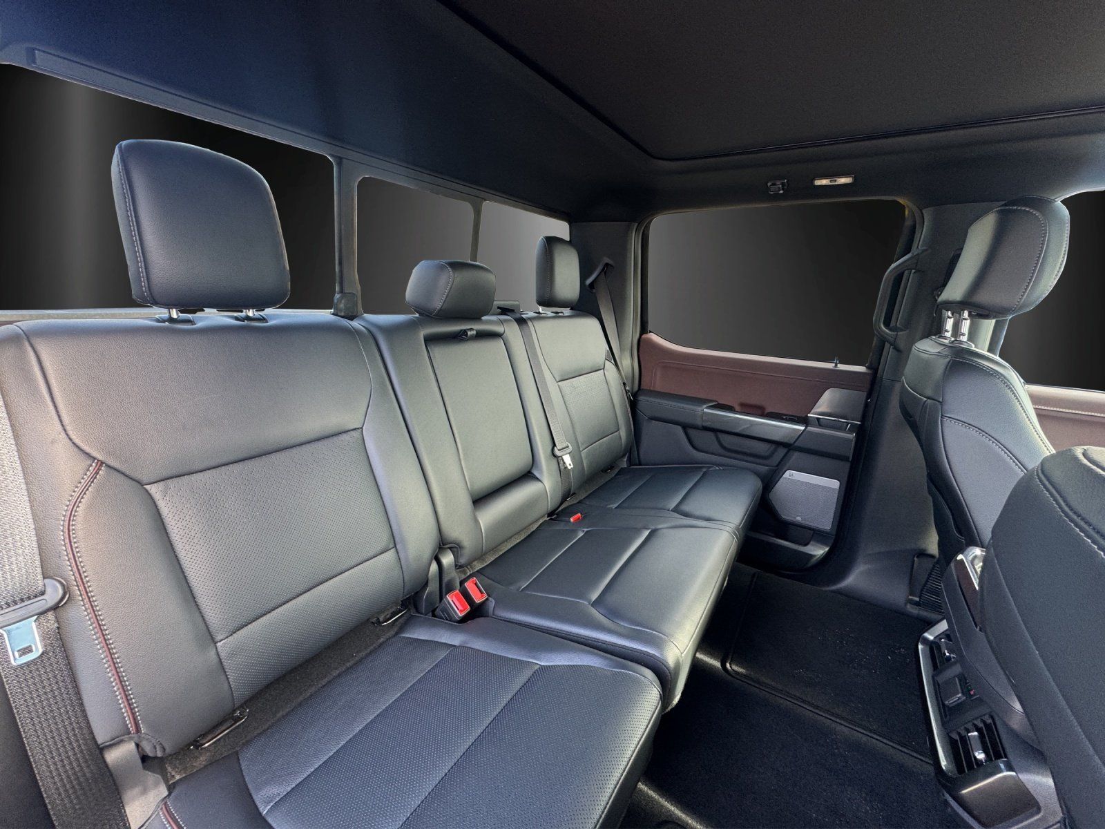 Fahrzeugabbildung Ford F-150 Lariat BLACK 4x4 NAVI/AHK/360°/PANORAMA