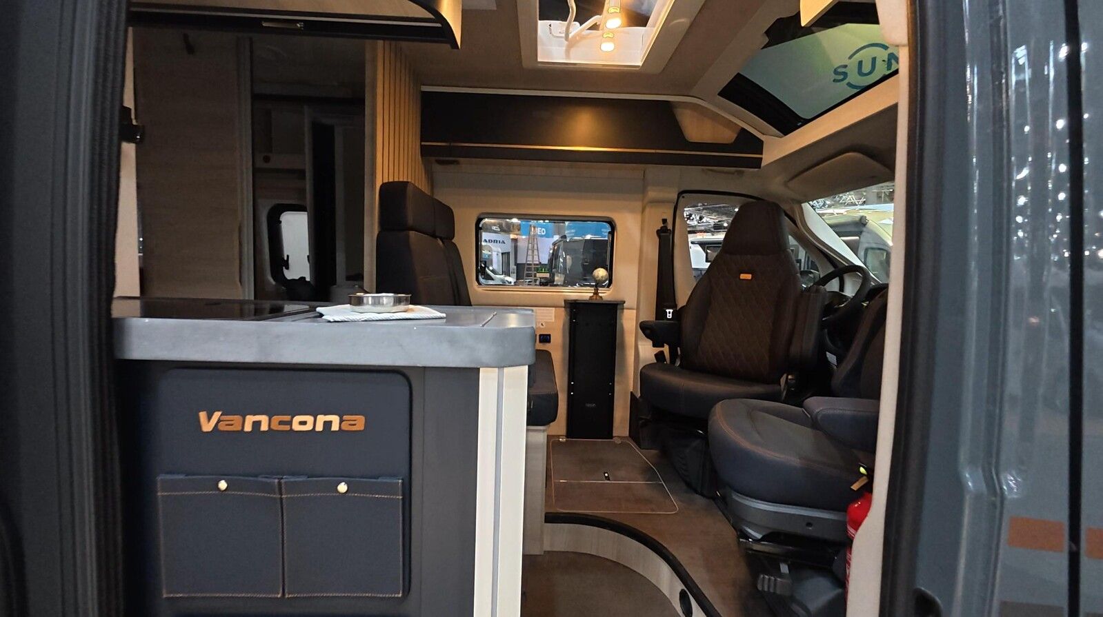 Fahrzeugabbildung Eura Mobil Vancona EV 635 HB Vancona elek. Hubbett, Solar