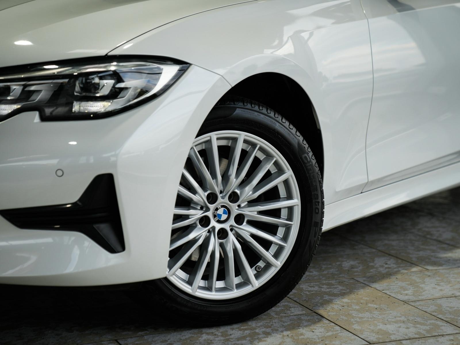 BMW 320d xDrive Touring Sport Line