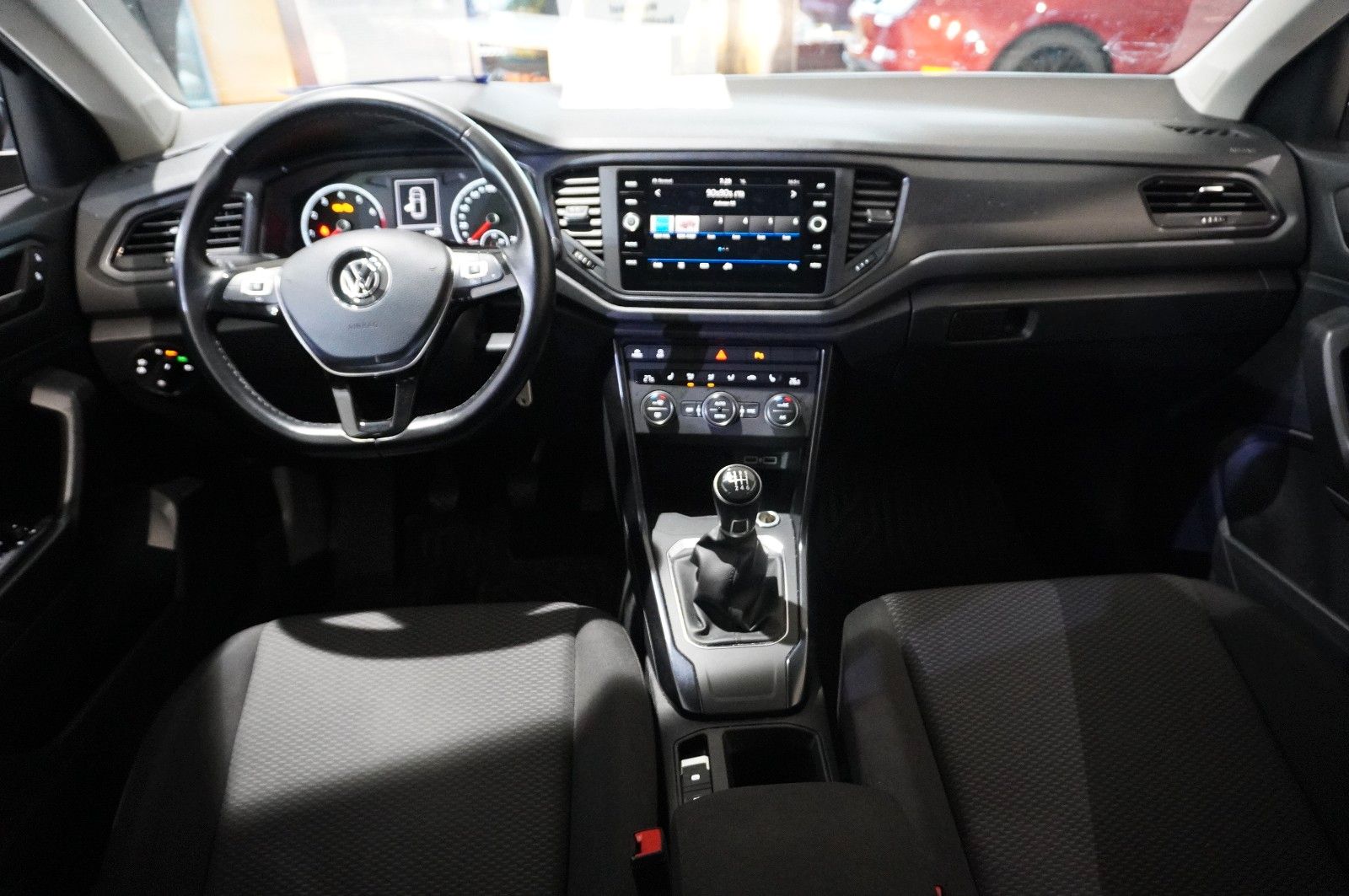 Fahrzeugabbildung Volkswagen T-Roc 1.0 TSI NAVI/LED/SHZ/PDC/NEBEL/KLIMA/DAB+