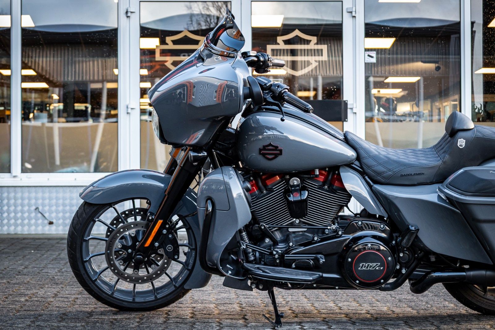 Fahrzeugabbildung Harley-Davidson FLHXSE CVO STREET GLIDE 117 cui - Jekill -