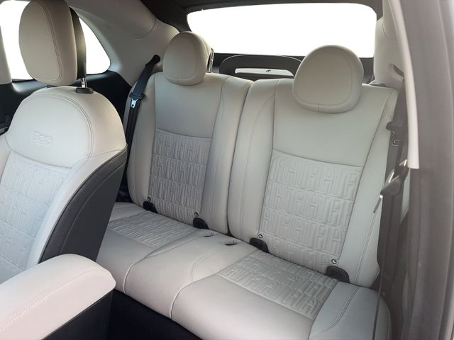Fiat 500 e Cabrio La Prima 42kWh Navi+RFK+SHZ+LED+LM