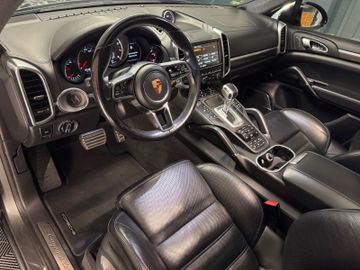 Porsche Cayenne - 11