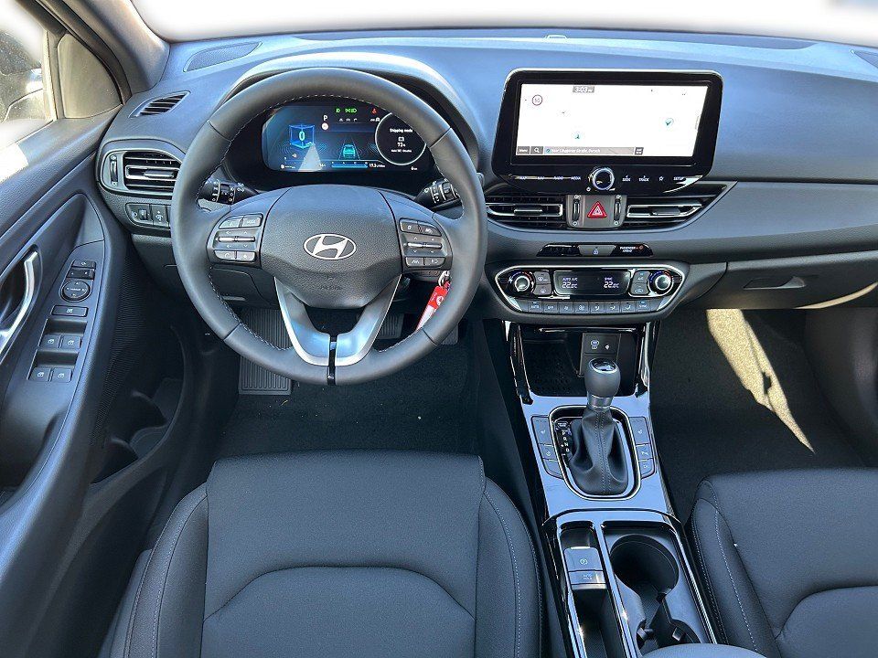Fahrzeugabbildung Hyundai i30 (MY25) 1.0T AT ADVANTAGE NAV+SHZ+CARPLAY+LED