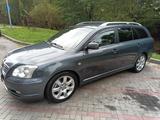 Toyota Avensis Combi Executive 2.0-l-VVT-i Automati... - Toyota Avensis aus 2005: Kombi