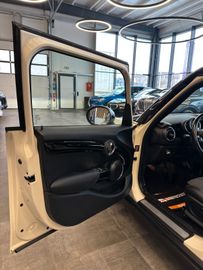 MYAUTOCENTER – Gebraucht- und Jahreswagen mit Werkstattservice in Pfaffenhofen MINI Mini 5-trg. Cooper D *Navi*Pano*