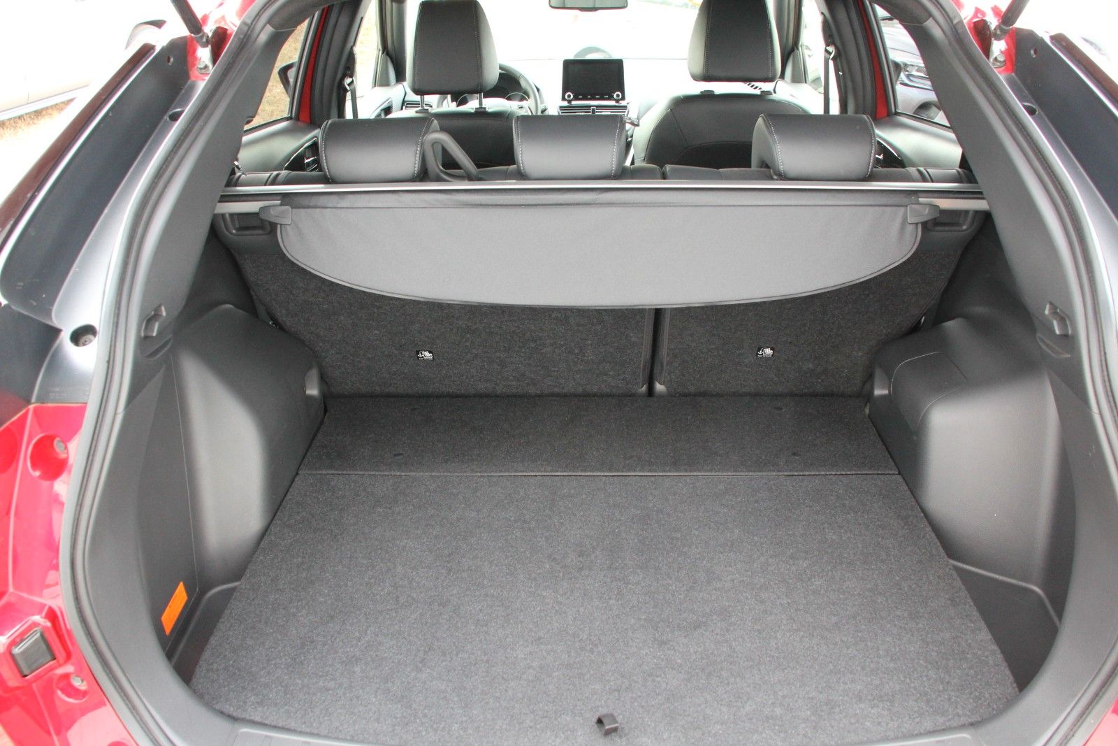 Fahrzeugabbildung Mitsubishi Eclipse Cross Plus Hybrid 4WD