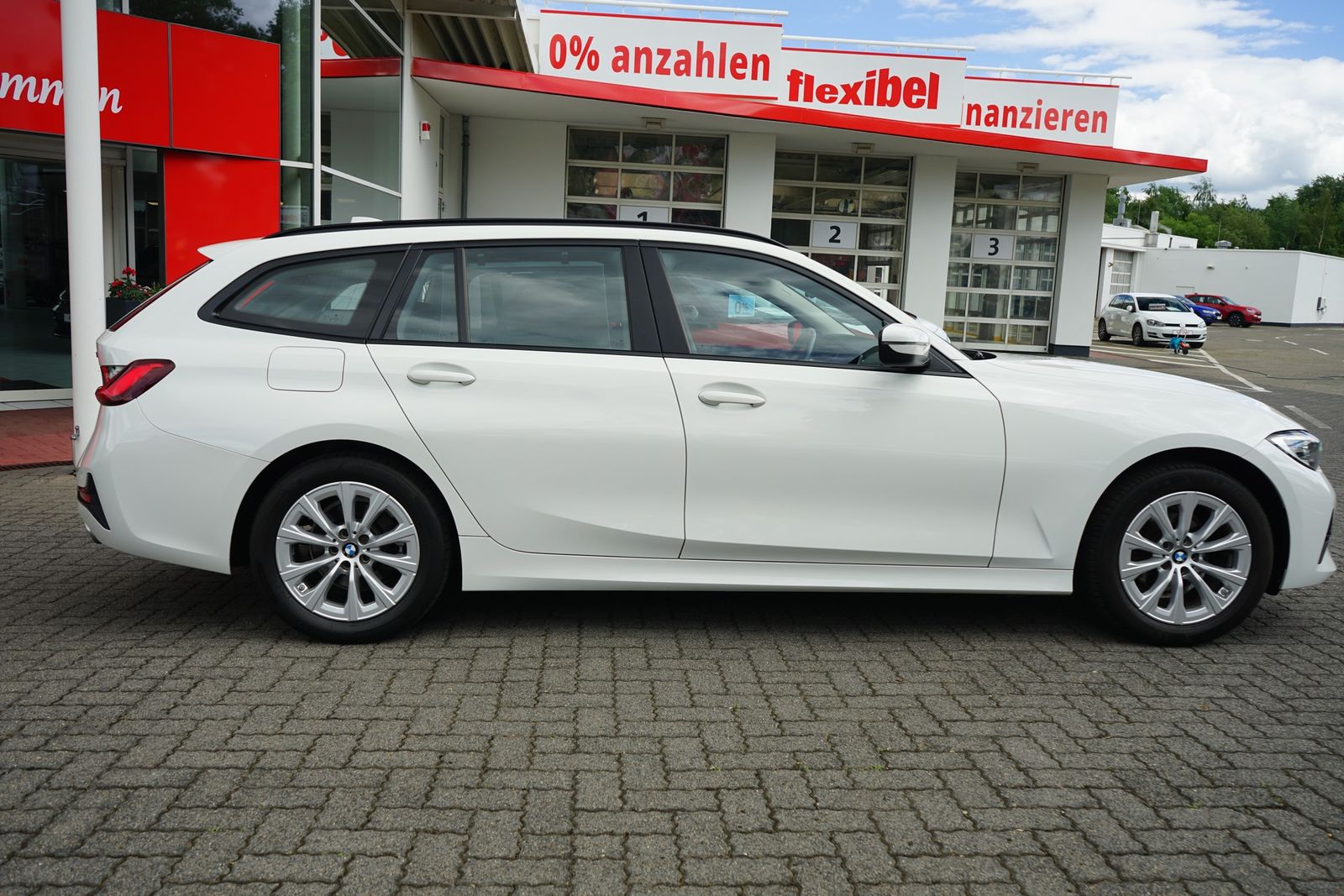 BMW 318i Advantage Aut. LED Navi Totwinkel Keyless foto 3