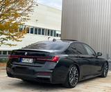 BMW 730d M-Paket Facelift/Massage/Laser/Pano/LiveCo - BMW 730: 730li