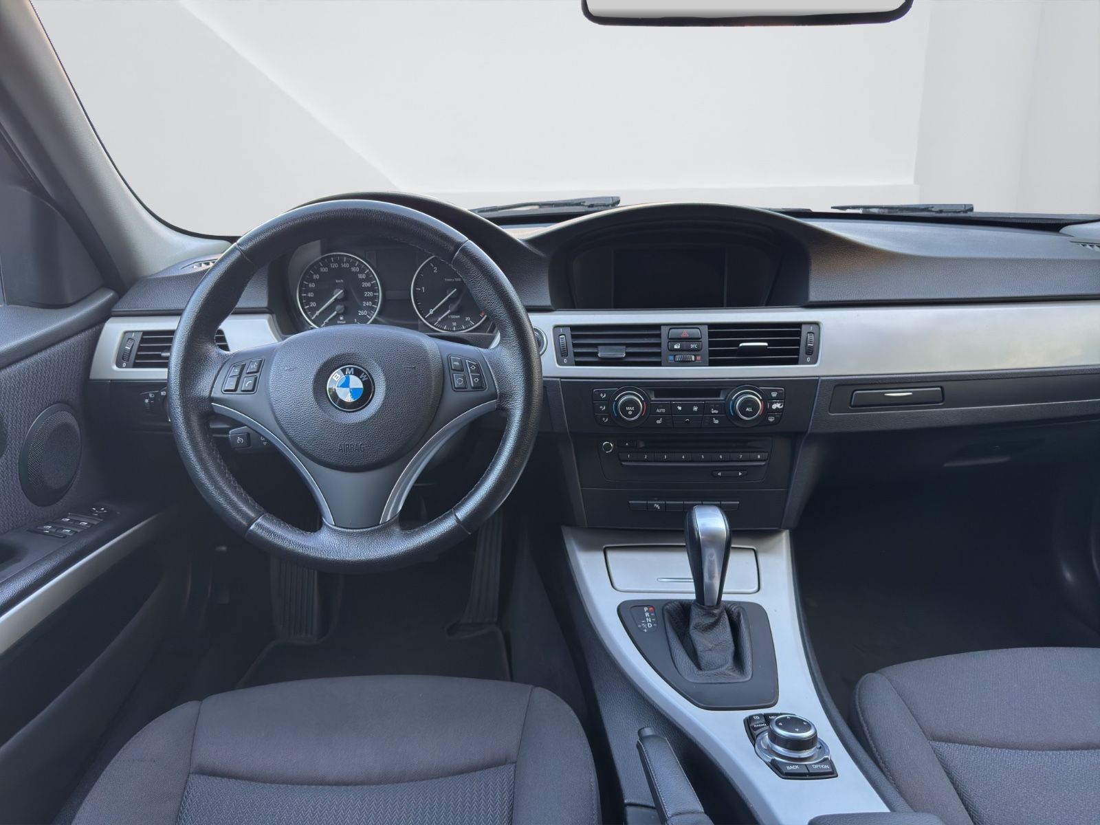 Fahrzeugabbildung BMW 320 3 Touring 320 d