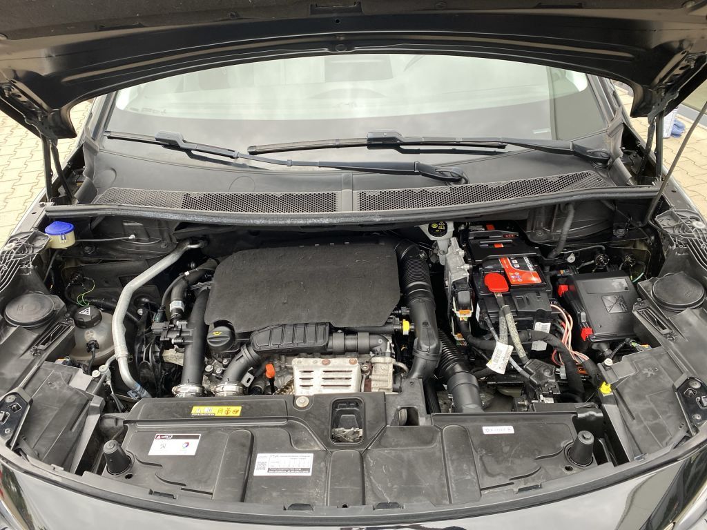 Fahrzeugabbildung Peugeot 3008 PureTech 130 S&S GPF Allure *Navi*Rückfahrk
