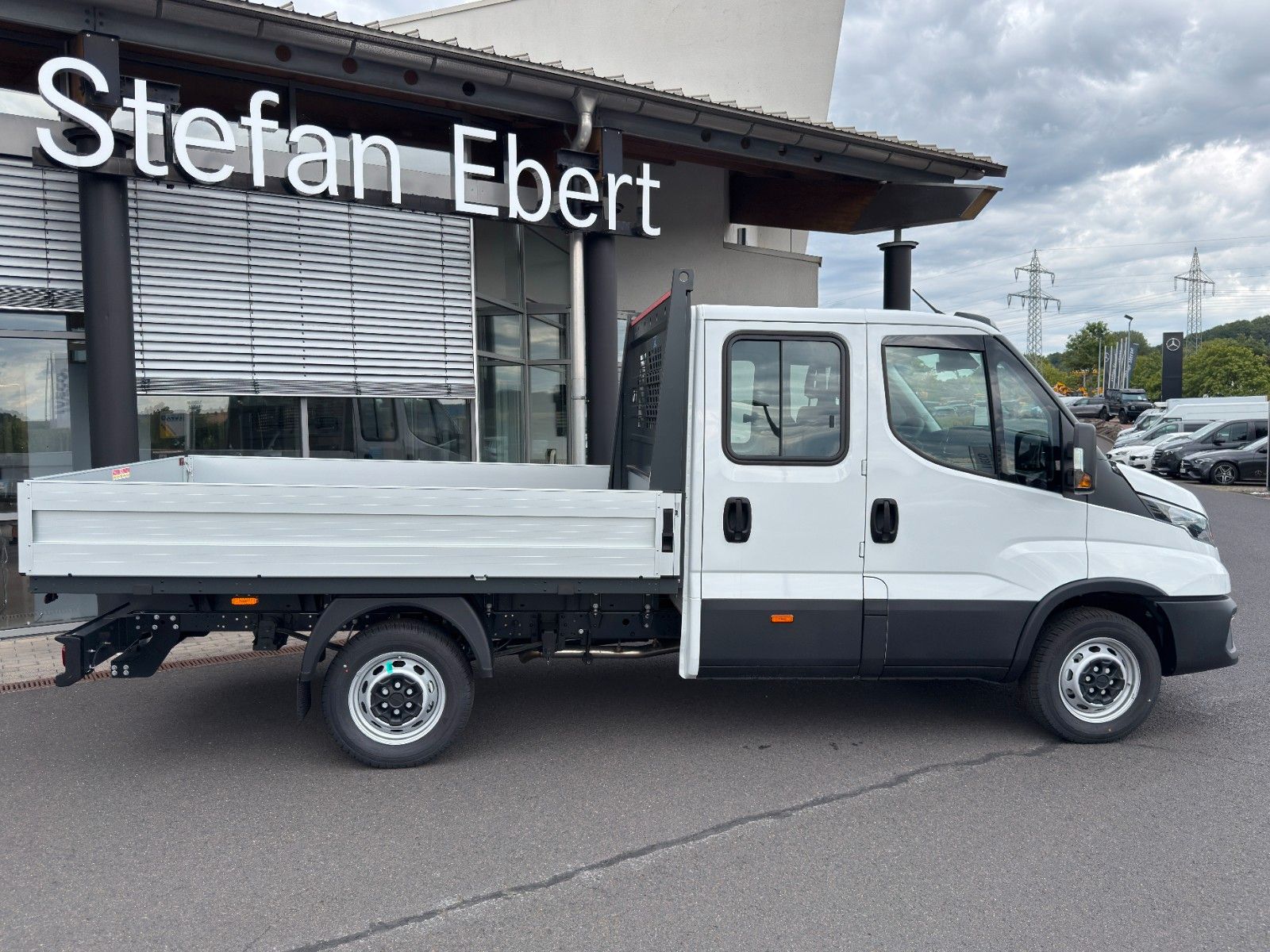 Fahrzeugabbildung Iveco Daily 35S14Y D Pritsche *R 3.450* AHK
