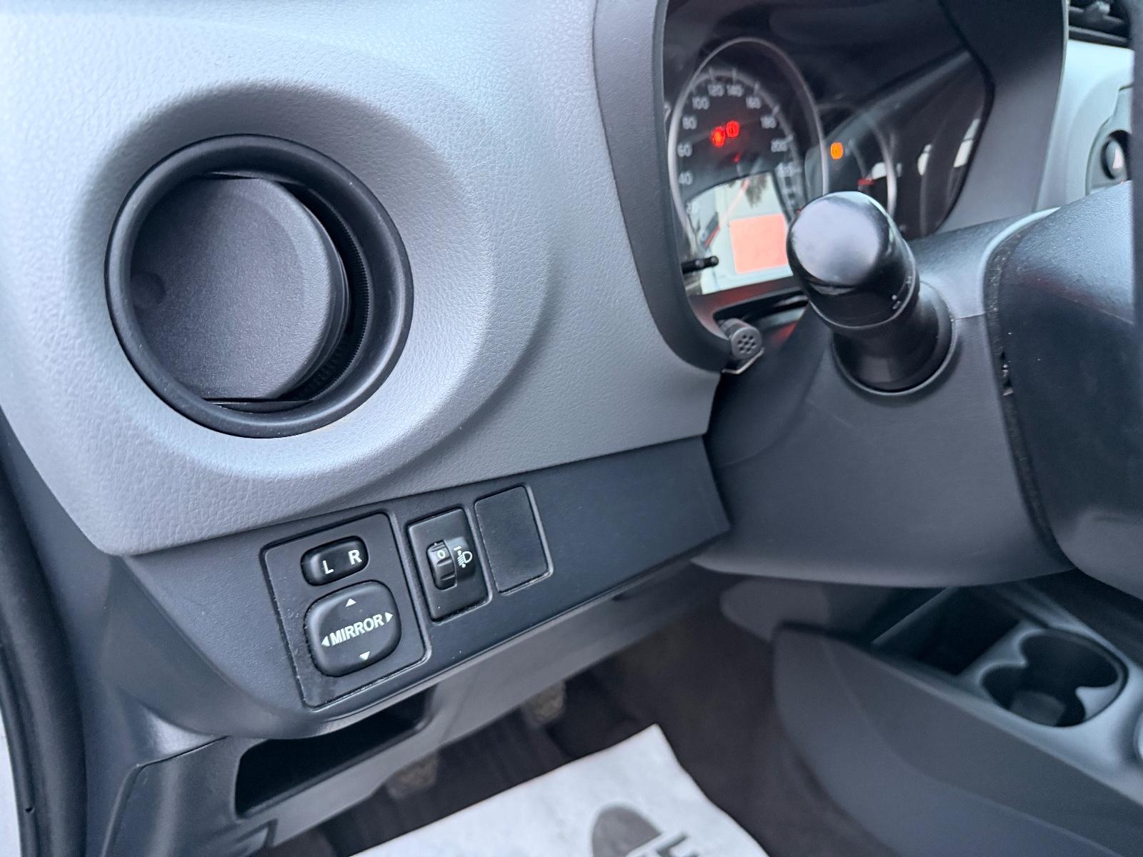 Toyota Yaris Basis