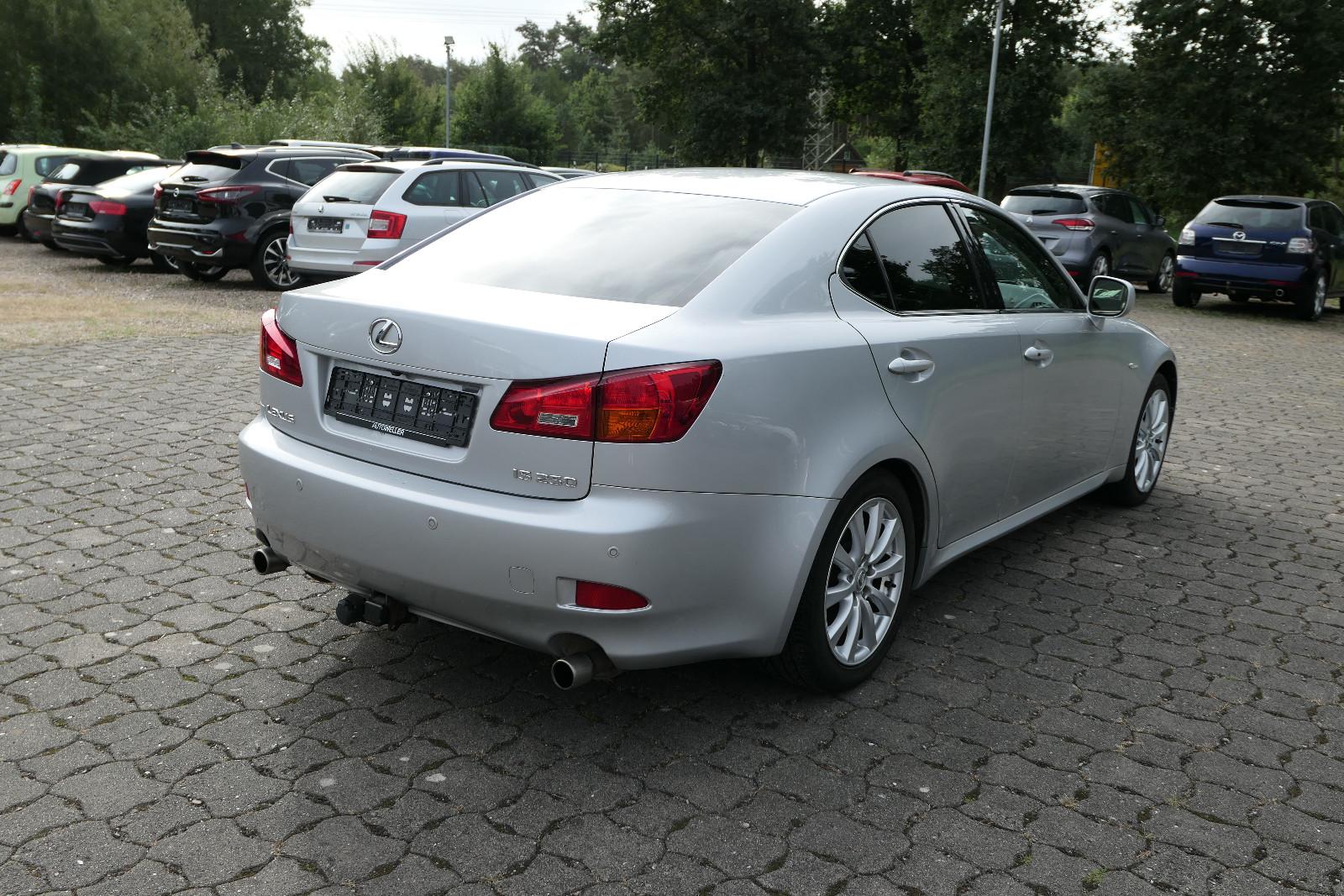 Lexus IS 250 V6 208ch - Attelage - Navi - Sièges ventilés - Xénon - Pneus toutes saisons