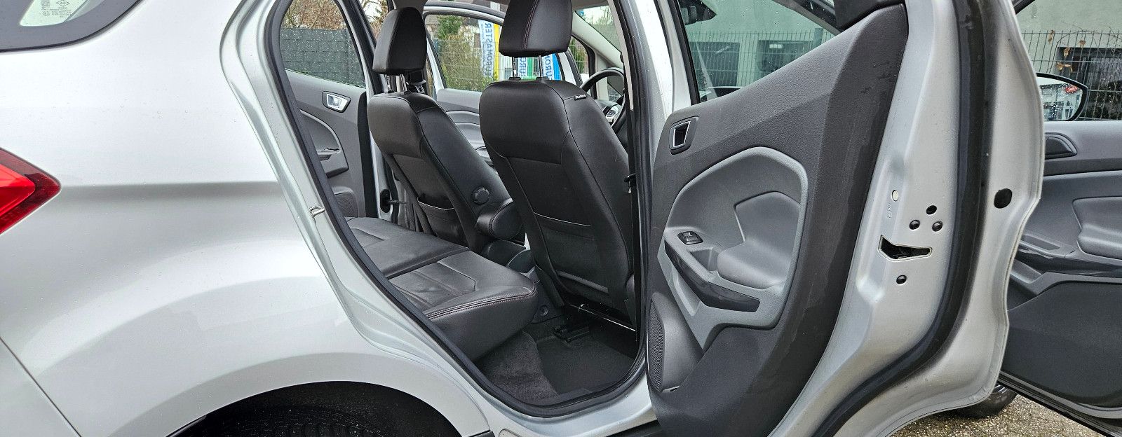 FORD EcoSport Titanium Leder *TURBO PFEIFT* KeylessGO