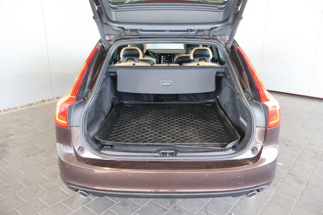 Volvo V90 Kombi 2.0 Momentum DIGI.+ACC+KAM+LED+AHK