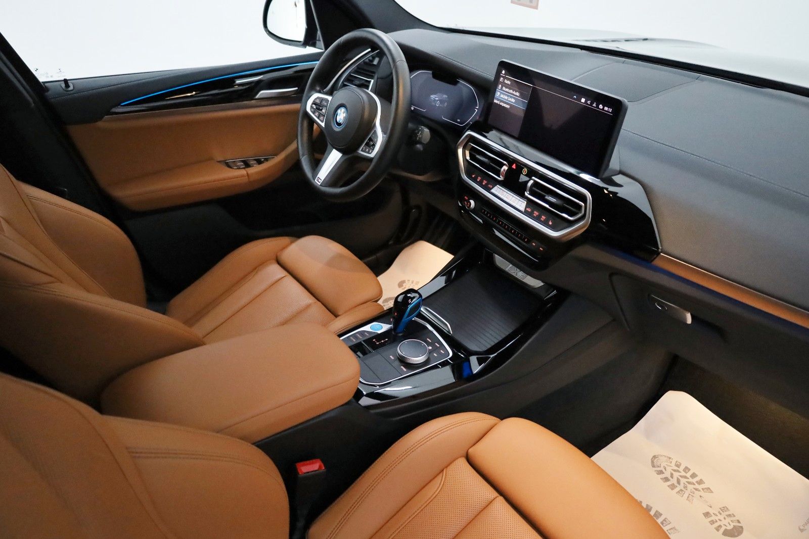Fahrzeugabbildung BMW iX3 Inspiring Shadow-Line,Leder,Navi,Panora,360°