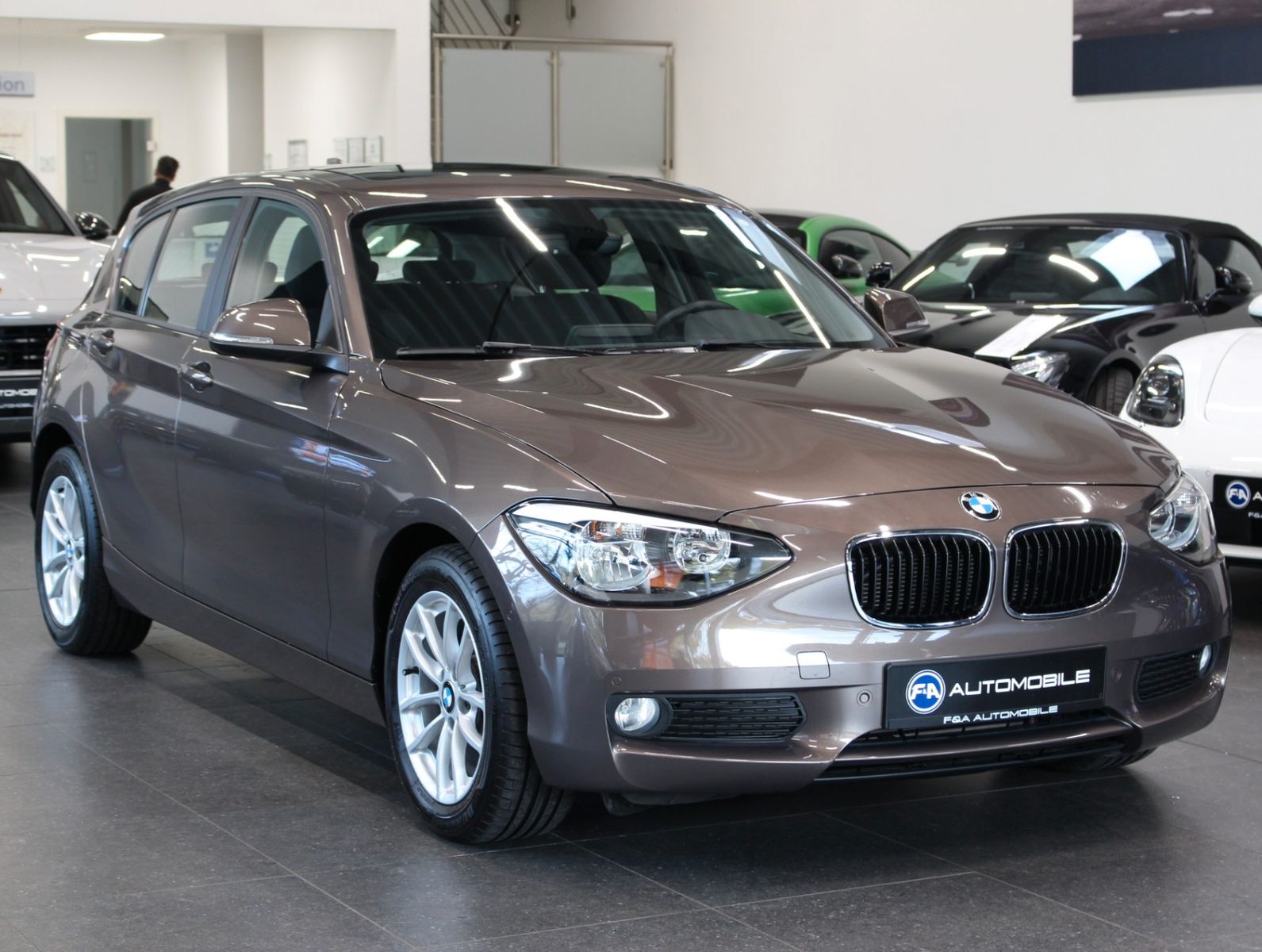 Fahrzeugabbildung BMW 116i Urban Line*2.Hand* 57600 km