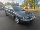 Volvo V70  2.5 T.     "Tüv neu + 7-Sitzer + Schalter" - Volvo V70 aus 2004