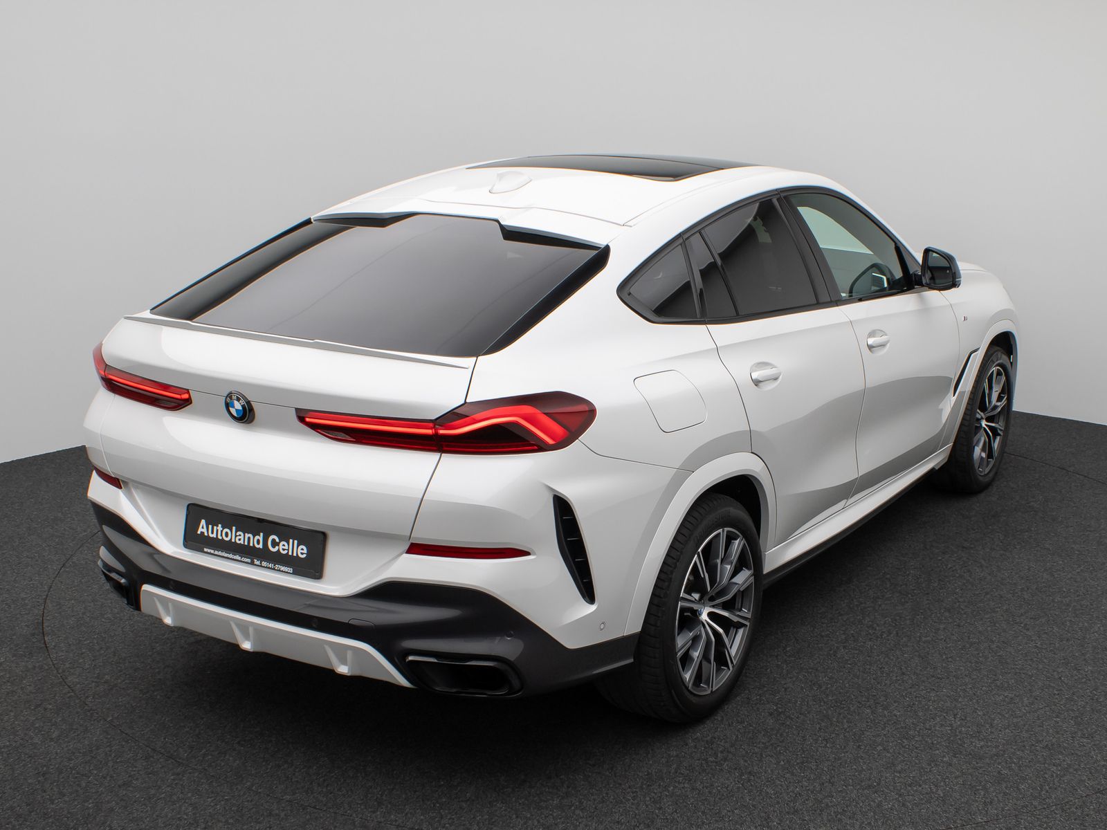 Fahrzeugabbildung BMW X6 xD40d M Sport Panorama 360°Laser HUD DisplKey