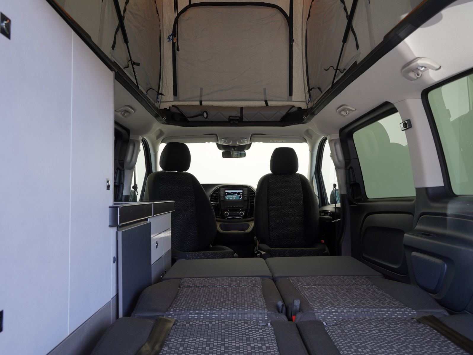Fahrzeugabbildung Mercedes-Benz Vito Tourer 119 CDI Pro 4x4 lang PÖSSL/KÜCHE