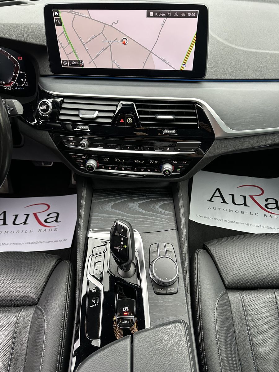 Fahrzeugabbildung BMW 530e Touring xDrive M-Sport NAV+LED+HEAD-UP+19ZO